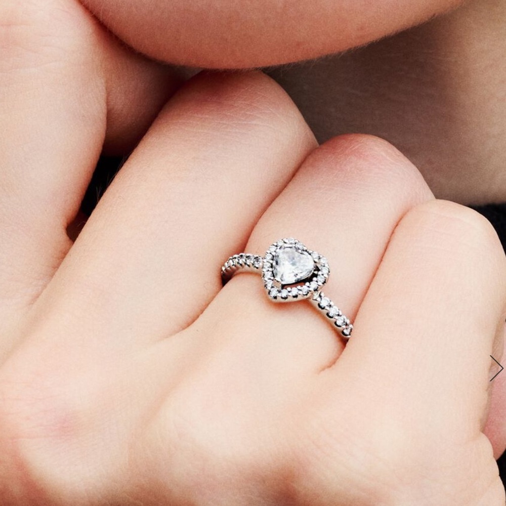 PANDÓRA Elevated Heart Ring Sterling silver